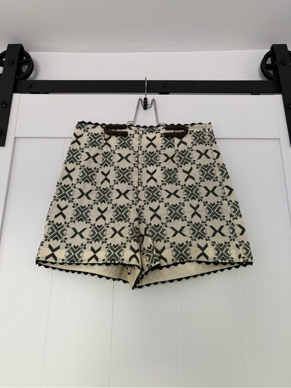 Zara Cream Shorts with Green Geometric Embroidery
